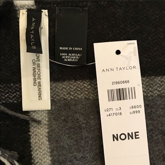 Nwt Ann Taylor border fringe shawl scarf - Picture 2 of 6